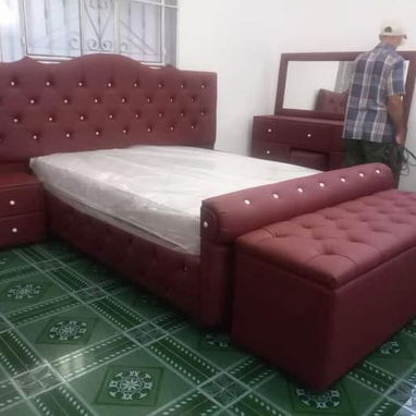 Cama Tapizada Mesitas para entregar impreso importados - Img 123398864