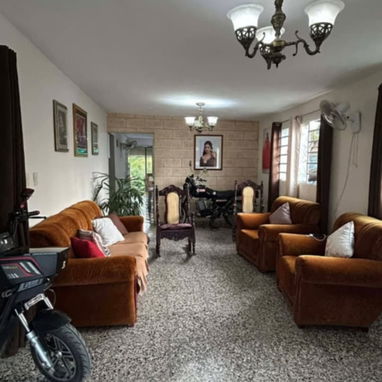 EXCLUSIVA CASA 14mil USD  Escribir al Watsapp 📲 https://Wa.me//+17828084591 Se vende moderna y espaciosa propiedad, ide - 2/4