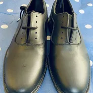 Se vende par de zapatos para trabajar de buena calidad. Numero 41-42 - Img 57145831