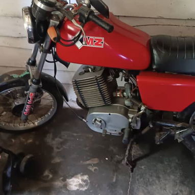 Moto MZ 250cc (con piezas de repuestos) - 2/2