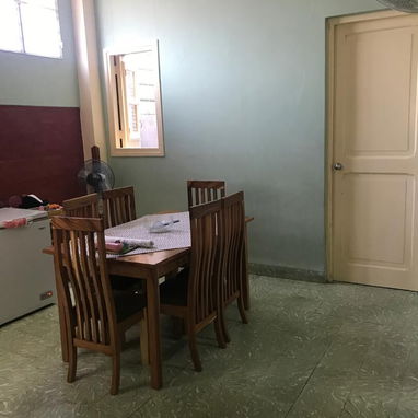 Se vende casa semi independiente, en la Habana Vieja. - Img 122009297