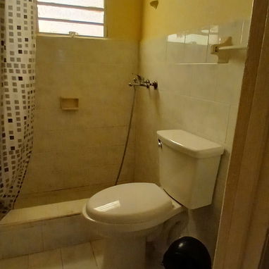 Renta por noche o por meses con garaje 11y82 Playa 300usd 53582376 - Img 118377561