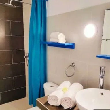 🏤⚡️Renta de casa por noches en el Vedado Alquiler por tiempo indefinido en el Vedado. Renta de casa con respaldo energé - 3/5