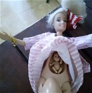 Se venden juguetes de uso Barbie embarazada con bebe - Img 45843191