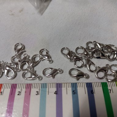 Vendo sobre de 10 agujas de.coser - Img 124021018