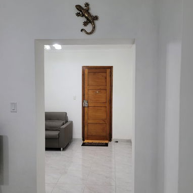 Apartamento capitalino totalmente remodelado - Img 124688332