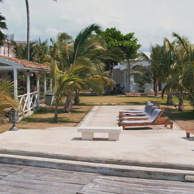 🏡¡Casa de Lujo en Alquiler! Situada frente al mar en #SantaFè, La Habana, con un diseño moderno y lujosas comodidades. - Img 82056861