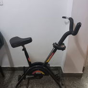 Se vende bicicleta estatica - Img 55634106