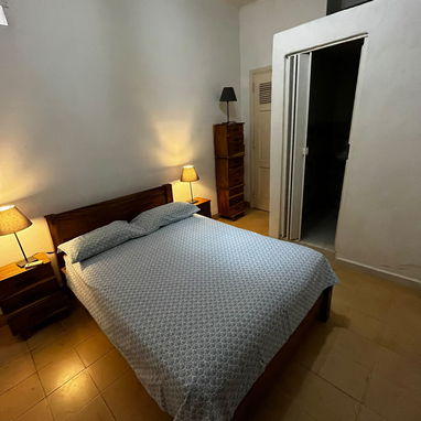 CENTRO HABANA PRÓXIMO AL CAPITOLIO Y AL PARQUE DE LA FRATERNIDAD APARTAMENTO DE 3 CUARTOS Y 2 BAÑOS ÓPTIMO ESTADO - 2/7