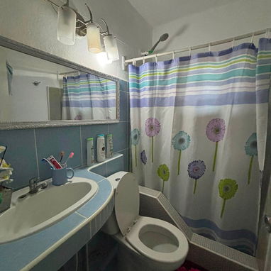 LLEGAR Y VIVIR EN VÍBORA PARK POR 11500! APARTAMENTO DE 2 CUARTOS CASI TOTALMENTE AMUEBLADO Y EQUIPADO !!! - 3/5