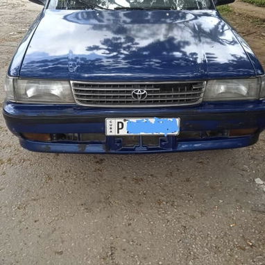 Toyota Cressida año 92,gran motor,gasolina,gran calidad,ventanillas elect,cierre centralizado etc (me ajusto precio) - Img 123329511