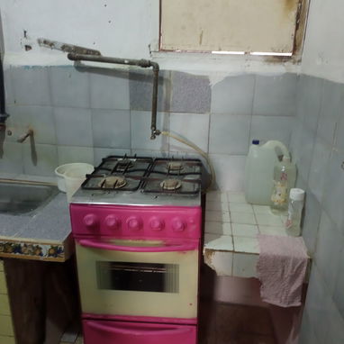 Se vende apartamento en edificio con sala comedor.,2 cuartos .una barbacoa con un cuarto.cocina y baño - Img 125989184