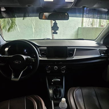 Kia Rio NEGRO – $65 USD/día - 2/2