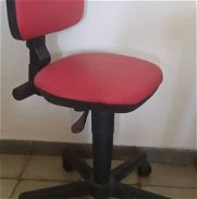 Vendo dos sillas para computadora - Img 45683262