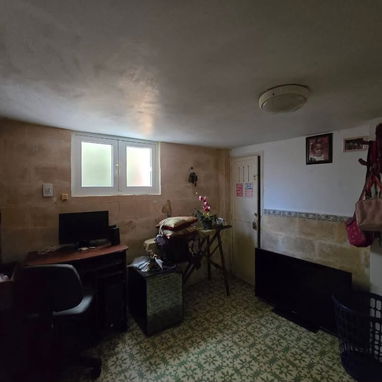 🏡✨ ¡CASA EN VENTA CON JARDÍN Y GARAJE! ✨🏡 - 8/10