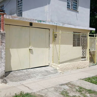 Casa puerta calle independientede 4/4. - 2/2