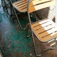 🪑🚨4 sillas plegables de madera y aluminio. En perfecto estado 40 USD por las 4 o el equivalente en cup. - Img 56423694