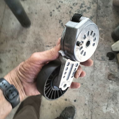 Tensor correa de agregados motor 350 chevrolet - 3/4