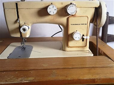 Máquina de coser chayka , plancha para ropa, secadora cabello - Img main-image