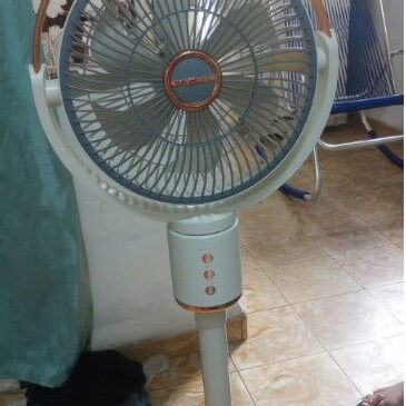 Ventilador recargable / se pude desplegar en diferentes tamaños - 2/3