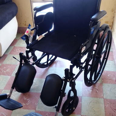 Silla de ruedas NUEVA A ESTRENAR - 3/4