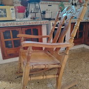 Se vende sillón de madera de uso - Img 55629857