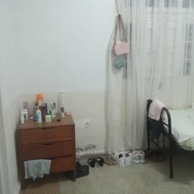 *🏡101-APTO en Venta en el Vedado [ Es Interior ]*  🫣*Consta de un cuarto 4×4 baño sala comedor cocina y patio con lava - Img 122990672