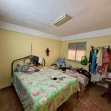 APARTAMENTO EN BAJOS CON PUERTA A LA CALLE EN SANTA AMALIA POR 12500! CERCA DE 10 DE OCTUBRE - 4/5