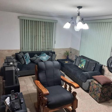 *¡OPORTUNIDAD EN MARIANAO! Casa amplia* - 3/10