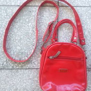 Cartera Roja (De muy poco uso, cómo nueva) 1000 - Img 57113551