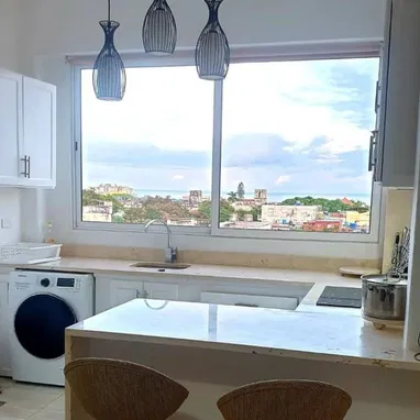 Renta Lineal apartamento moderno con garaje/ Vedado 23 y 16 de 2 Habitac 600usd ‪+34613055294 - Img 113848742