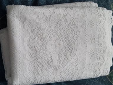 precioso mantel blanco con bordado en color gri - Compra venta en