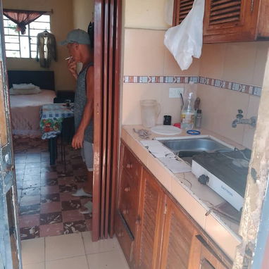 🏠 SE VENDE - $24,000 USD 📍 Playa, La Habana 🚪 Puerta a la calle Casa de dos plantas, ideal para vivir o invertir. 📍 - 7/10