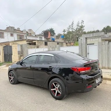 Vendo negocio Kia Río 2019 carro impecable sin defecto - Img 113028930