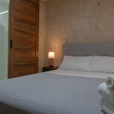 TU REFUGIO A PASOS DEL MALECÓN! Hostal en el Vedado - Img 114563407