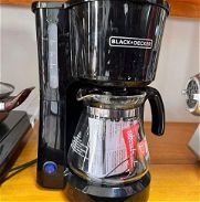 60 USD CAFETERA BLACK DECKER  Descripción Prepare su café diario rápidamente con la Cafetera de 10 Tazas de BLACK+DECKER - Img 45742699
