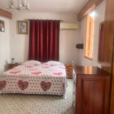 Apartamento en renta ,Ubicado en el Vedado cerca del hotel Habana Libre , zona muy céntrica, +53 52463651 ,Y - Img 110019852