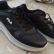 Tennis Fila de Hombre talla 44 - Img 55093655