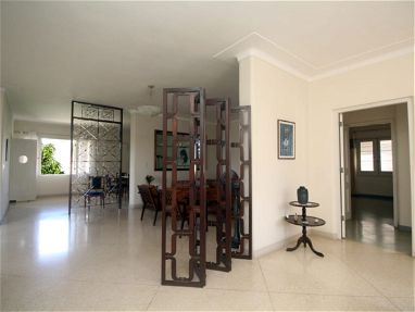 Venta de preciosa propiedad horizontal en primer piso con garaje por la clínica internacional Cira García - Img main-image