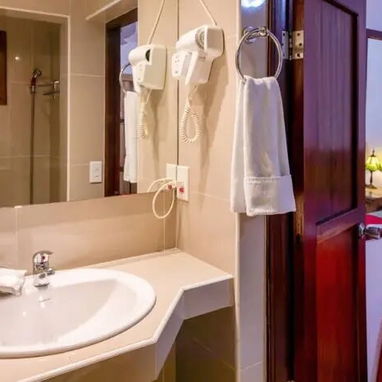 🏖️¿ Necesitas una casa de renta espaciosa en Varadero para disfrutar con tus familiares? ¡No te lo pierdas! - Img 110013571