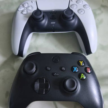 Mando de Xbox Series X y PS5 - 2/6
