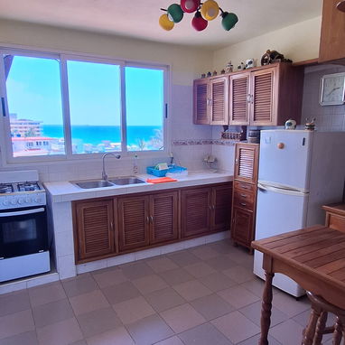 SE RENTA APARTAMENTO EN MIRAMAR, CON VISTA AL MAR - 6/10