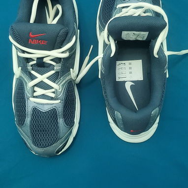 SE VENDE TENNIS (ZAPATILLAS) NIKE ORIGINALES NUEVAS #42 (26.5cm) - 5/9
