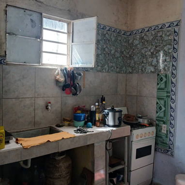 🏡*162-Venta de Casa puerta de calle en Arroyo Naranjo [ Los Pinos, cerca del Policlínico ]*  🚘*Tiene garaje amplio*  ☝ - 2/5