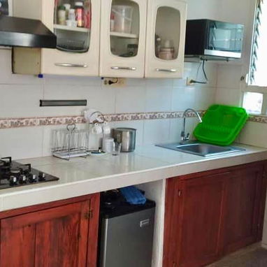 APT 3 CUARTOS EN EL VEDADO (PLANTA BAJA Y GARAJE) - CALZADA Y 12 !!! - Img 119556825
