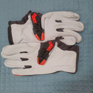 Guantes de trabajo. Precio: 15 usd - 2/3