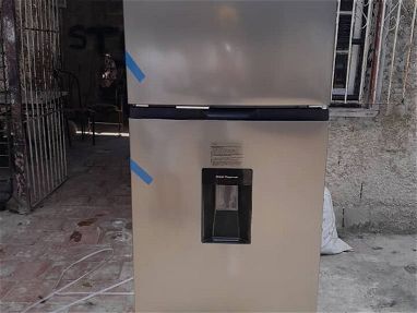 Refrigerador o Frío Royal con Dispensador 11.7 pies - Img main-image-45700413