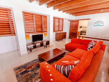 Se renta apartamento de 2 habitaciones con terraza y jacuzzi en el Vedado, Crecherié/21 y 23. - Img 57538636