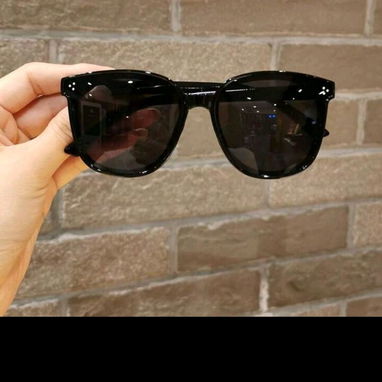 Espejuelos o gafas de sol para mujer y niño - Img 96249759
