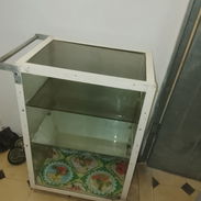 Mostrador de aluminio con ruedas - Img 57947638